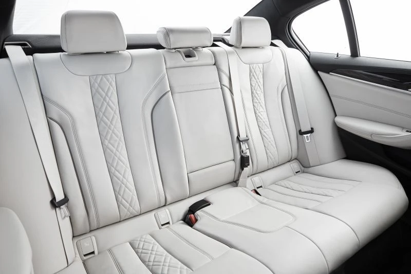 BMW Seria 5 Limuzyna (G30) 540i (340 KM) Steptronic Początek produkcji: 2017 r