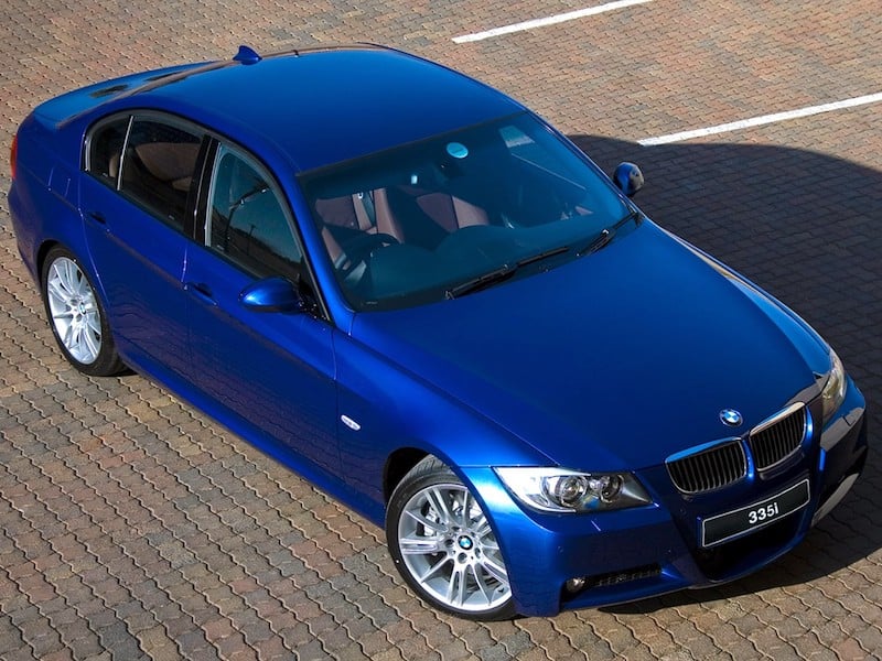 BMW E90 335i niebieski