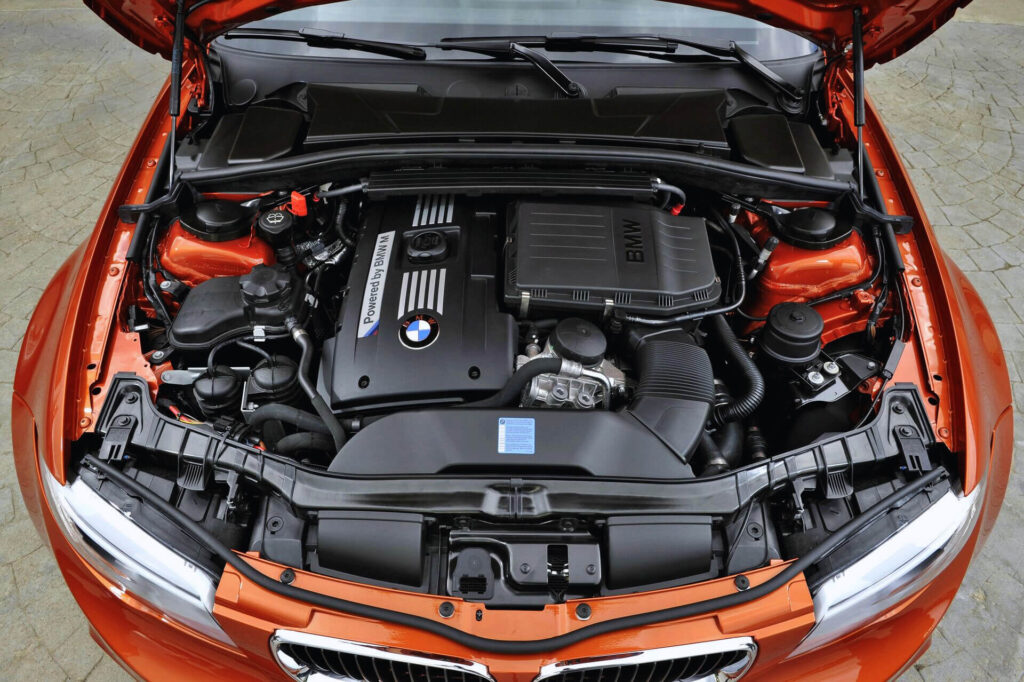 Silnik BMW N54 w modelu 1M