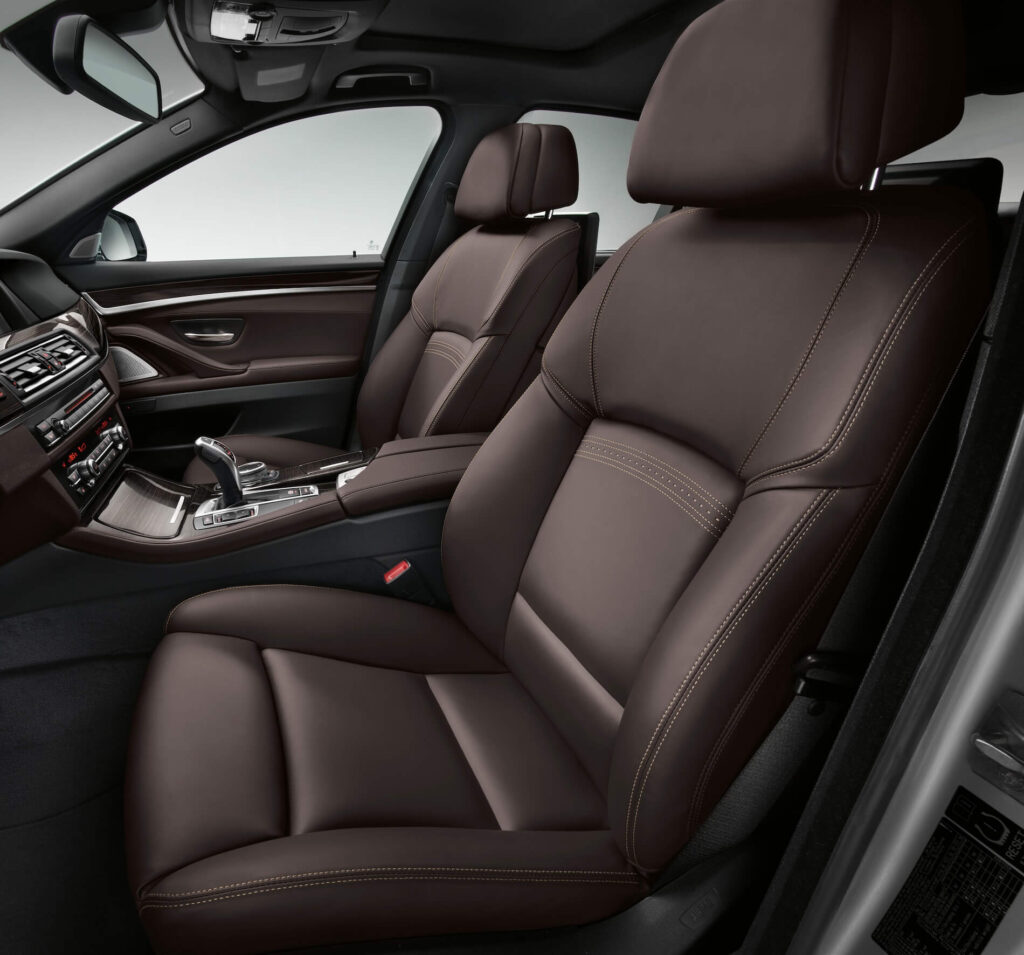 Ekskluzywne detale i nowości technologiczne – wnętrze BMW F10 po modernizacji