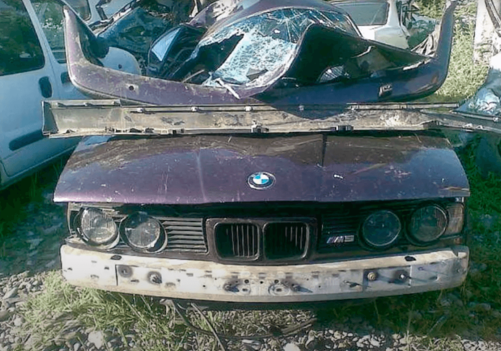 BMW E34 M5 Giorgiego Tevzadze po wypadku